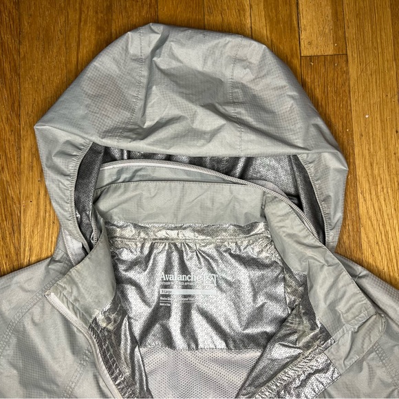 Avalanche Outdoor Jacket - Picture 3 of 6